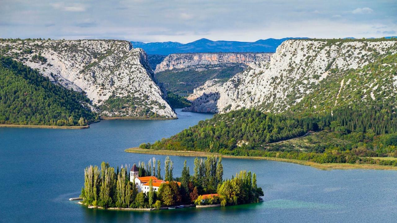 Holiday Home Gveric Водице Экстерьер фото